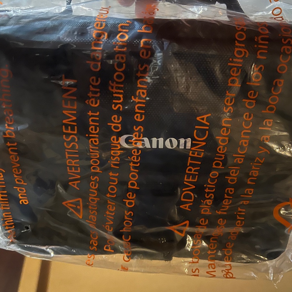 Canon EOS 200 shoulder bag